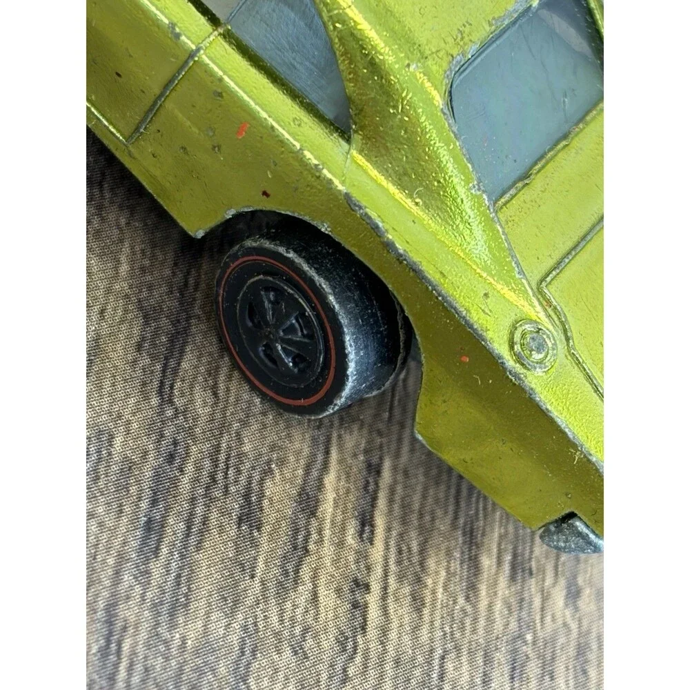 Hot Wheels Redline CUSTOM CHARGER Lime Green US White Interior Very Nice !!!